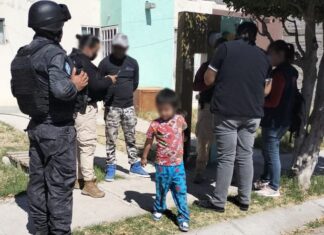 RESGUARDA POLICÍA A MENOR DE CUATRO AÑOS