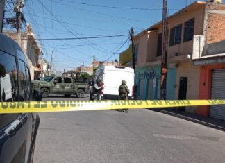 Ejecutan de varios disparos de arma de fuego a un hombre en la colonia Jacarandas en Celaya.