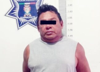 Dos sujetos fueron detenidos por policías de Guanajuato en posesión de una submetralleta y un arma corta.