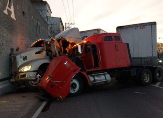 Cinco lesionados leves y cuantiosos daños materiales en un a vidente de tránsito durante la madrugada de este sábado en el acceso a Cortázar.