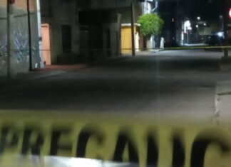 Un muerto y dos heridos fue el saldo de un ataque armado en la colonia Jacarandas en Celaya.