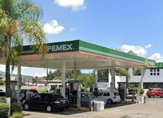 Sujetos armados asaltan gasolinera en Morelia Mich.