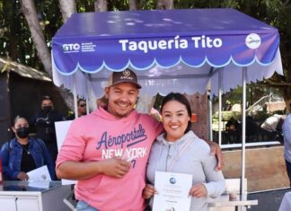 El día de hoy tuvo lugar la 𝐞𝐧𝐭𝐫𝐞𝐠𝐚 𝐝𝐞 𝐞𝐪𝐮𝐢𝐩𝐚𝐦𝐢𝐞𝐧𝐭𝐨 𝐩𝐚𝐫𝐚 𝐧𝐞𝐠𝐨𝐜𝐢𝐨𝐬 𝐜𝐨𝐫𝐫𝐞𝐬𝐩𝐨𝐧𝐝𝐢𝐞𝐧𝐭𝐞 𝐚𝐥 𝐩𝐫𝐨𝐠𝐫𝐚𝐦𝐚 «𝐌𝐢 𝐭𝐢𝐞𝐧𝐝𝐚 𝐚𝐥 𝟏𝟎𝟎» en el Municipio de Salvatierra.