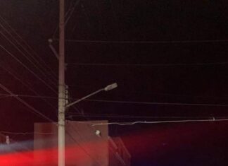 Un hombre fue ejecutado en Empalme Escobedo; le dejaron una cartulina con un mensaje alusivo.