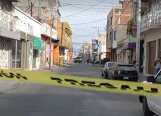 Ataque armado al interior de un Bar en plena zona centro en Valle de Santiago, dejo un saldo de dos muertos y dos heridos.