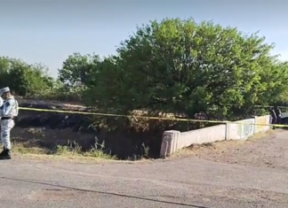Dos jóvenes murieron después de accidentarse en la moto en la que viajaban, en la carretera estatal Salamanca- San Bernardo.