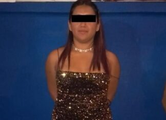 Dos mujeres fueron detenidas por golpear a una oficial de policía de Guanajuato capital.