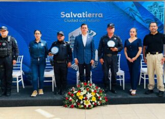 Reconocen a elementos de Seguridad Pública tras 30 y 20 años de servicio y que hoy logran su jubilación