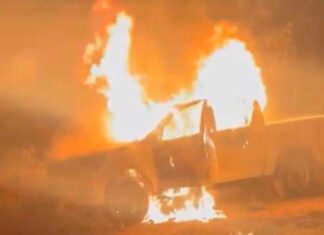 Encuentran cuerpo calcinado dentro de una camioneta con reporte de robo
