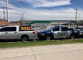 Un hombre fue asesinado a balazos al interior del vehículo que conducia por el Boulevard Torres Landa, en la colonia Monte Cristo, en León.