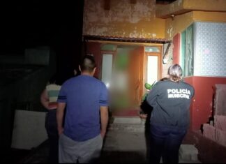 Policía municipal en Guanajuato localizo a menor reportada como desaparecida y la entrego a su madre.
