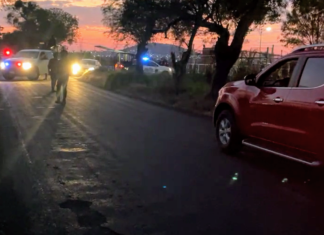 Localizan el cuerpo sin vida de un hombre en la carretera estatal Salamanca- Uruetaro, frente al acceso del CERESO municipal.