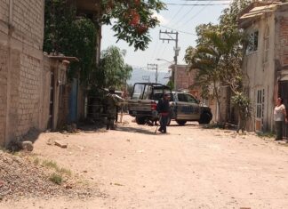Dos hombres fueron atacados a balazos al interior de un taller de bicicletas en la colonia Pedro María Anaya, en Celaya.