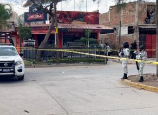 Ejecutan a un hombre al interior de un taller mecánico en la colonia San Pedro de los Hernández, en León.