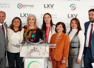Bárbara Botello viaja a la CDMX y pide que FGR investigue préstamo de gobierno estatal a Grupo Pachuca.