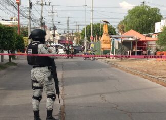 Sujetos armados persiguen a joven en la comunidad de El Becerro y lo asesinan.