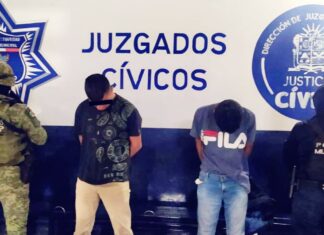 Detienen a dos sujetos en punto de revisión en Irapuato con cinco kilos de droga.