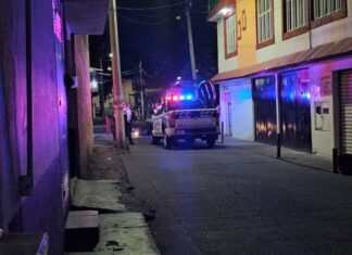 La noche del domingo un motociclista fue asesinado a balazos en la colonia Javier Mina en Morelia Mich.