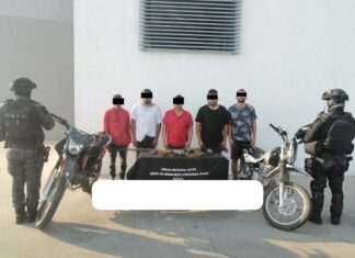 Elementos del Grupo de Operaciones Especiales de Celaya, detuvieron a cinco sujetos con armas cortas y largas.