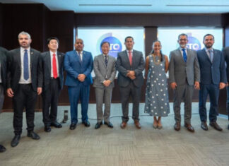 Gobernador de Guanajuato se va de gira a Japón y presume atracción de inversiones.