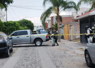 Un ataque armado en la colonia Haciendas Don Gu, en Celaya dejo un saldo de una persona muerta y una más herida de gravedad.