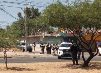 Una mujer fue atacada a balazos en la colonia Misión de la Esperanza en Celaya; fue trasladado grave para su atención médica.