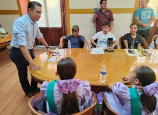 Se entrega reconocimientos a deportistas destacados en Salvatierra.