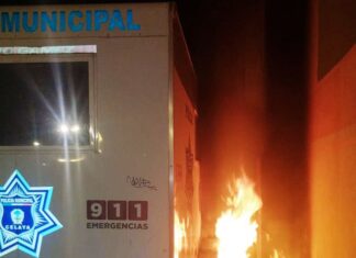 Caseta de Policía en Celaya sufre daños por incendio provocado.