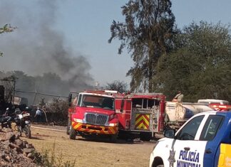 Se incendia Yonke en el municipio de Apaseo El Grande.