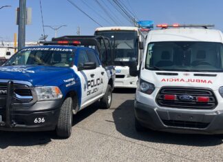 Muere hombre de 65 años por causas desconocidas en autobús turístico en León.