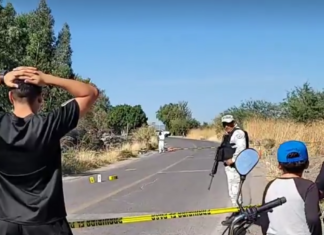Una mujer y un hombre fueron asesinados a balazos en la carretera estatal Salamanca- Juventino Rosas, en Salamanca.