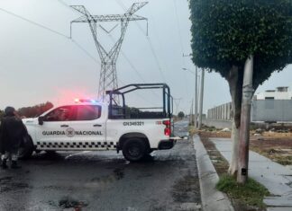 Pareja es asesinada a balazos al bajar de un autobús de transporte público en la colonia Villas de Elguera, en Celaya.