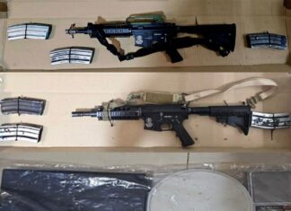 Aseguran en Pénjamo a un motociclista con armas largas y municiones.