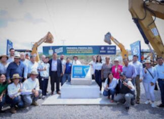 COLOCA ALE GUTIÉRREZ PRIMERA PIEDRA DEL PARQUE METROPOLITANO EL POTRERO