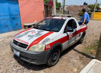 Personal de Protección Civil y vecinos de la colonia Guanajuato sofocaron un incendio en una vivienda de la calle Apaseo El Alto.