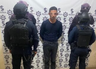 Policía municipal detuvo a un sujeto que intentó asaltar tienda deportiva en la zona centro.