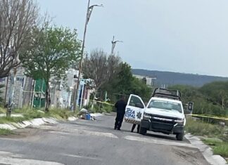 Un hombre fue asesinado a balazos frente a su domicilio en la colonia Balvanera, en Apaseo El Grande.