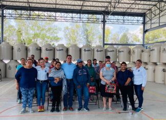 SE BENEFICIAN 43 FAMILIAS SALVATERRENSES CON TINACOS