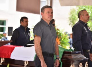 Víctor Hugo Acosta Buendía, fue recibido en la explanada de la Secretaría de Seguridad Ciudadana, con una ceremonia de honores fúnebres.