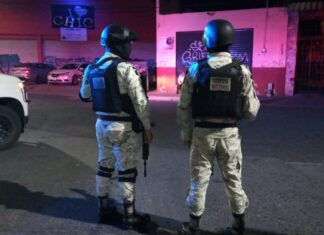 Sujetos desconocidos ejecutaron a un joven al interior de un billar en la zona centro de Celaya, la noche de este sábado.