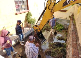 Se continúan con trabajos de limpieza de canales y drenes en Salvatierra.