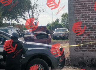 Dos hombres que colocaban un sonido a un auto fueron atacados a balazos en la comunidad de Casacuaran en YURIRIA; uno murió en el lugar y el otro fue trasladado grave a recibir atención médica.