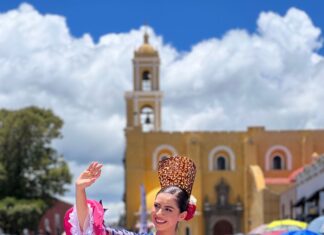 Enamoran Manolas a miles de asistentes en el Desfile de la Gladia en Huamantla Tlaxcala.