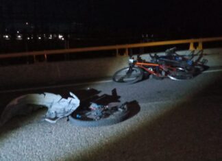 Dos ciclistas del grupo «fosforilocos» murieron arrollados en el puente vehicular en la carretera Cortázar- Celaya.