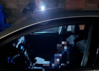 Una persona del sexo masculino fue asesinado a balazos al interior de un vehículo en la zona centro de APASEO EL GRANDE.