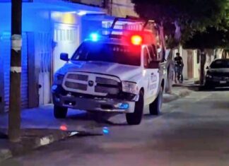 Cuatro personas, entre ellas una menor de cuatro años de edad, resultaron heridas en un ataque armado en la colonia La Piscina, en León.