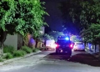 Un joven resultó herido de impactos de bala en una riña en la colonia Primera Sección de Los Olivos.