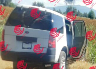 Una pareja fue localizada sin vida al interior de una camioneta abandonada en un camino aledaño a la carretera Valle de Santiago- Jaral del Progreso.