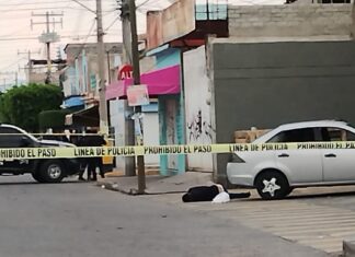 Un hombre fue asesinado a balazos al salir de una tienda de autoservicio en la colonia Del Bosque en Celaya.