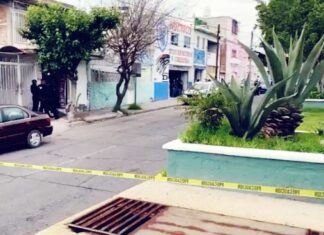 Un hombre fue ejecutado al interior de un negocio de motores de auto en la colonia Lomas de la Piscina en León.